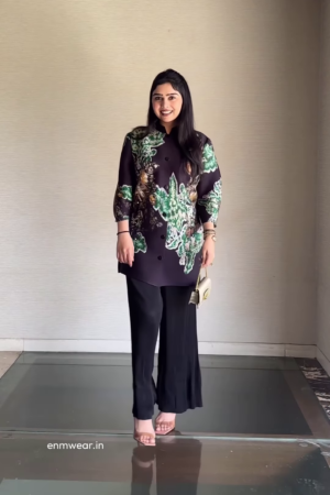 Women’s Green Floral Long Top with Black Wide-Leg Pants & Beige Sling Bag – Indo-Western Streetwear Ensemble for Everyday Styling