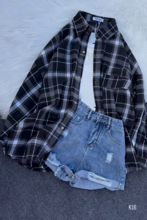 Oversized Plaid Flannel Shirt – Classic & Cozy