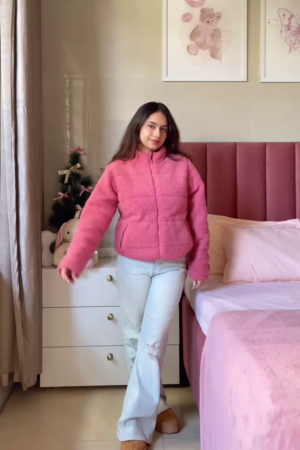 Pink Winter Jacket Look 💗 with Ripped Jeans & Brown Shoes – Cozy Bedroom Edit