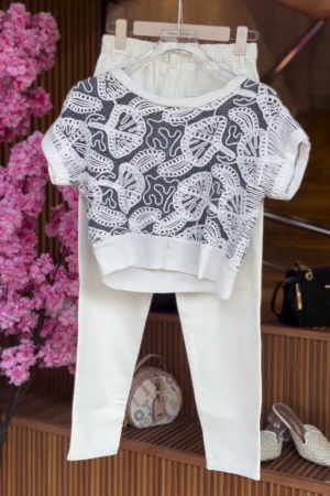 Abstract Knit Top in Stone & White Straight-Leg Pants