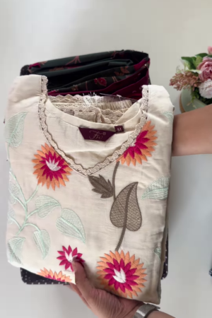 Elegant Floral Embroidered Cotton Kurti – Ethnic Chic