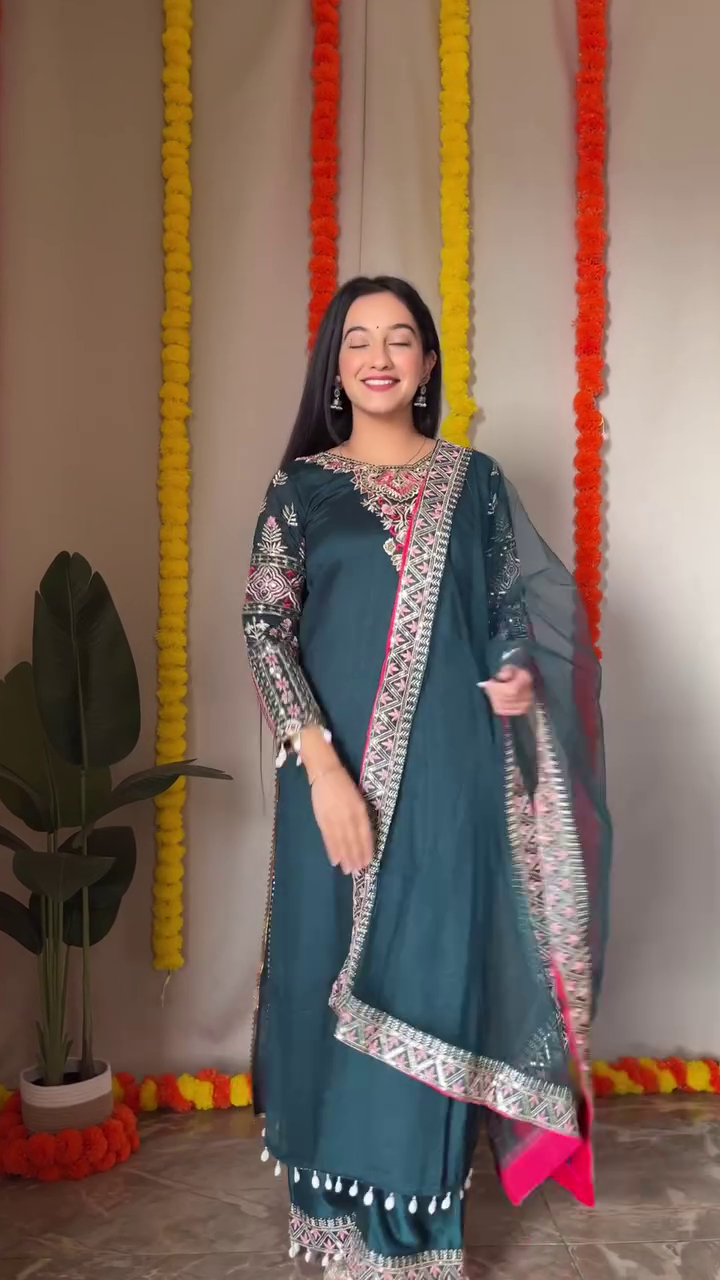 Lavender Embellished Salwar Kameez Set - Image 3