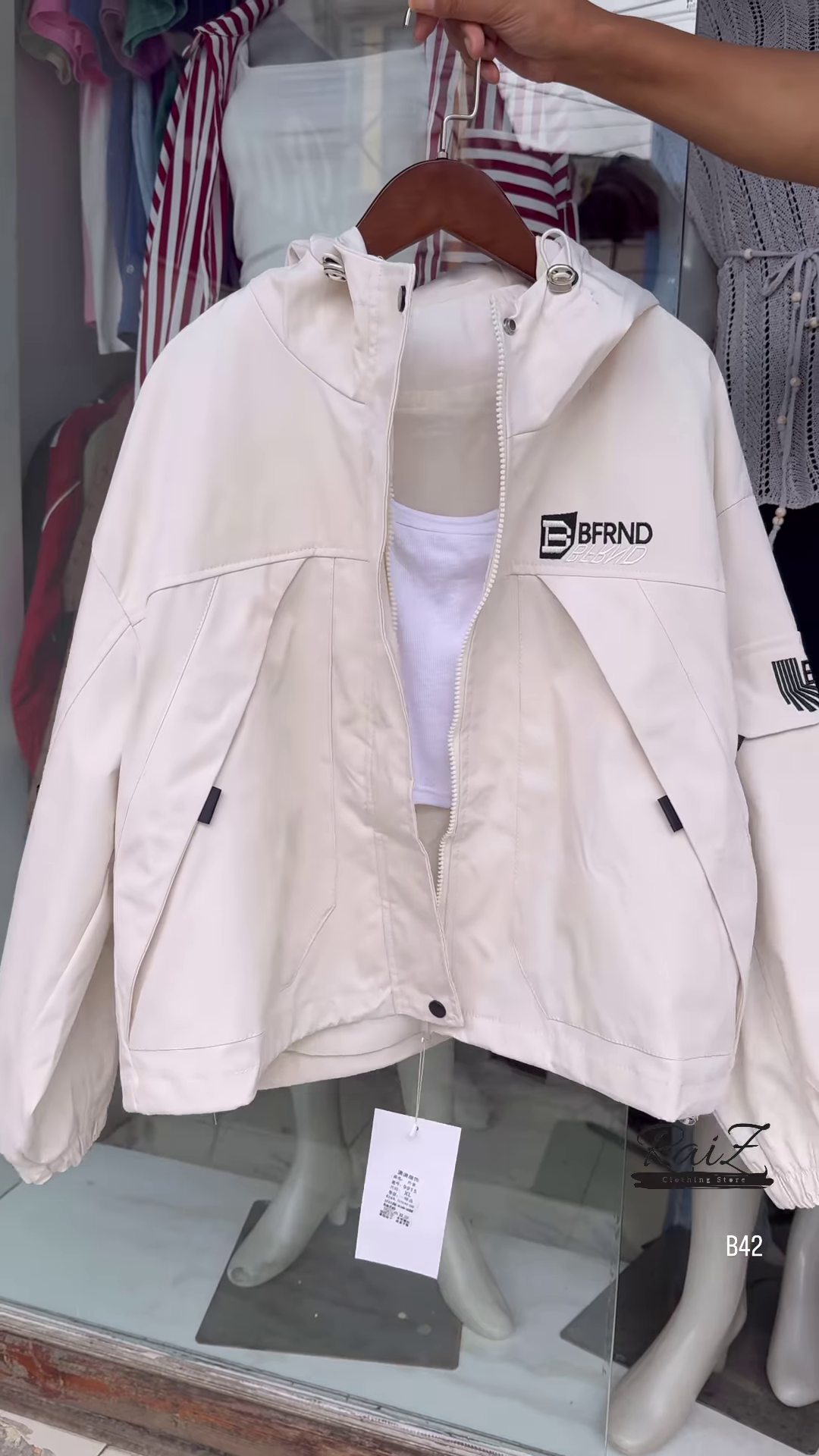 π₯ Trendy Hooded Windbreaker β Street Style Must-Have! π₯ - Image 3