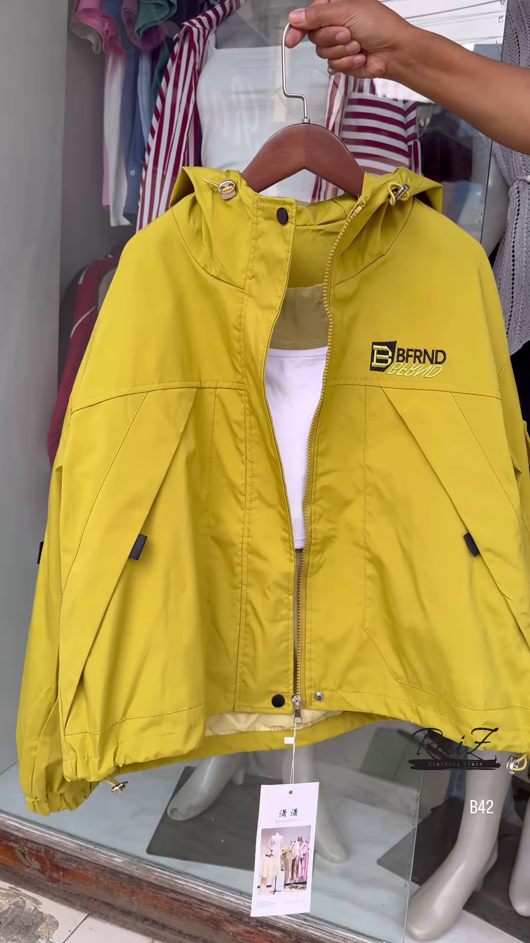 π₯ Trendy Hooded Windbreaker β Street Style Must-Have! π₯ - Image 4