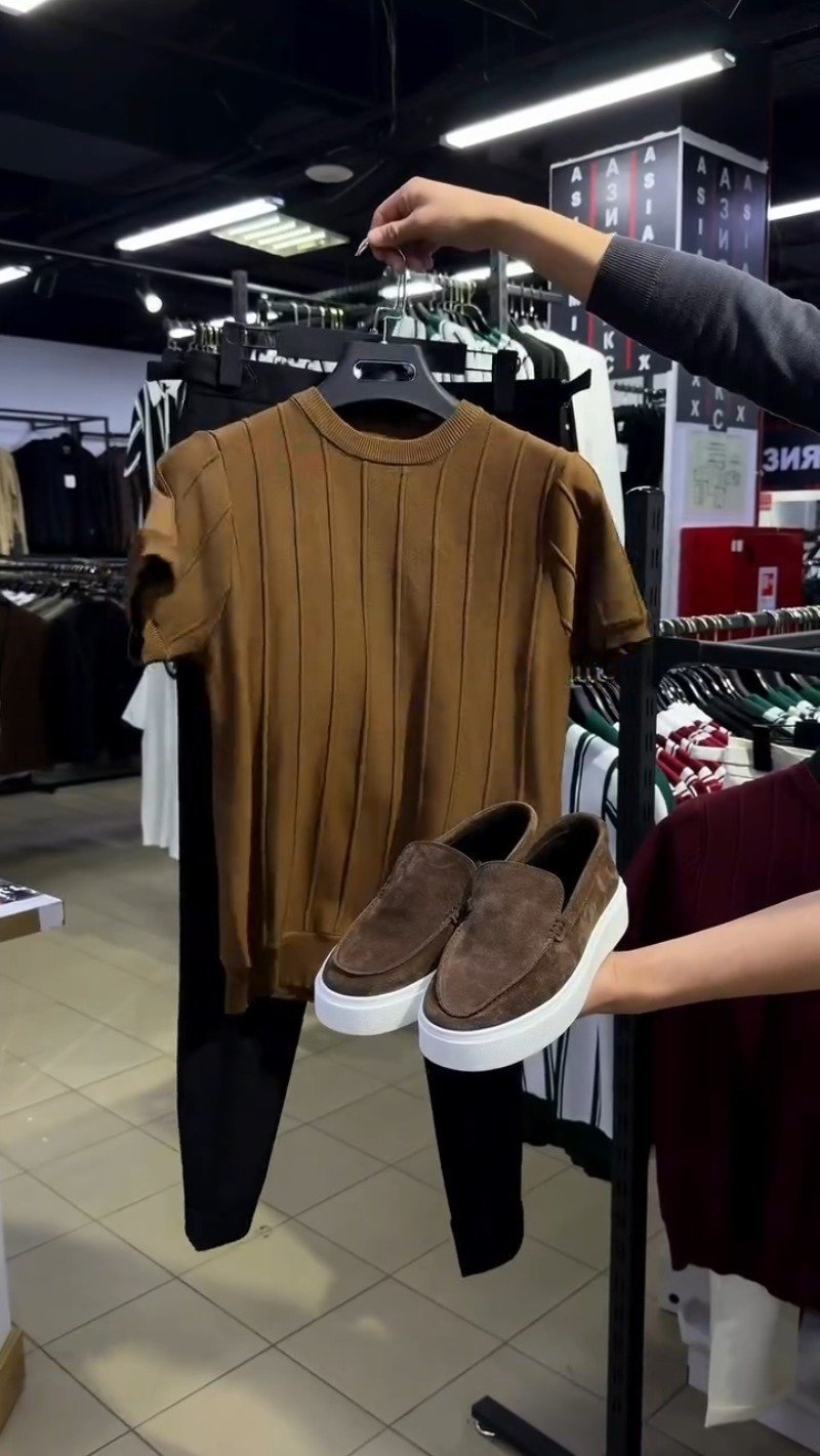 Minimalist Ribbed Knit T-Shirt and Suede Slip-On Set β Available in White, Emerald Green, Earthy Brown & Deep Burgundy - Image 3