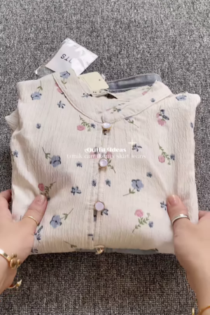 🌸 Elegant Floral Blouse & Denim Skirt Outfit 🌸