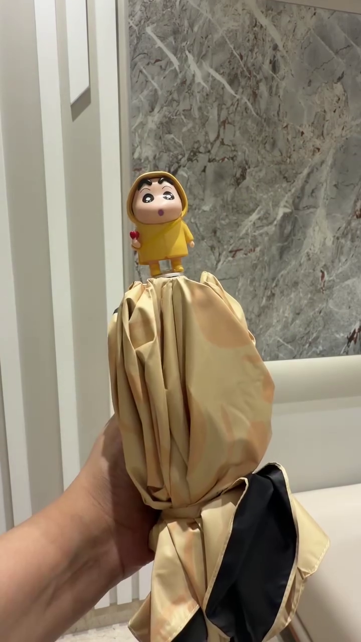 Action Capsule: Crayon Shin-chan Playful Rain Umbrella Collection - Image 5