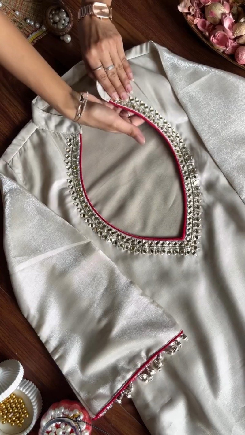 Ivory & Fuchsia Hand-Embellished Designer Kurta Set โ Available in Ivory & Fuchsia - Image 2