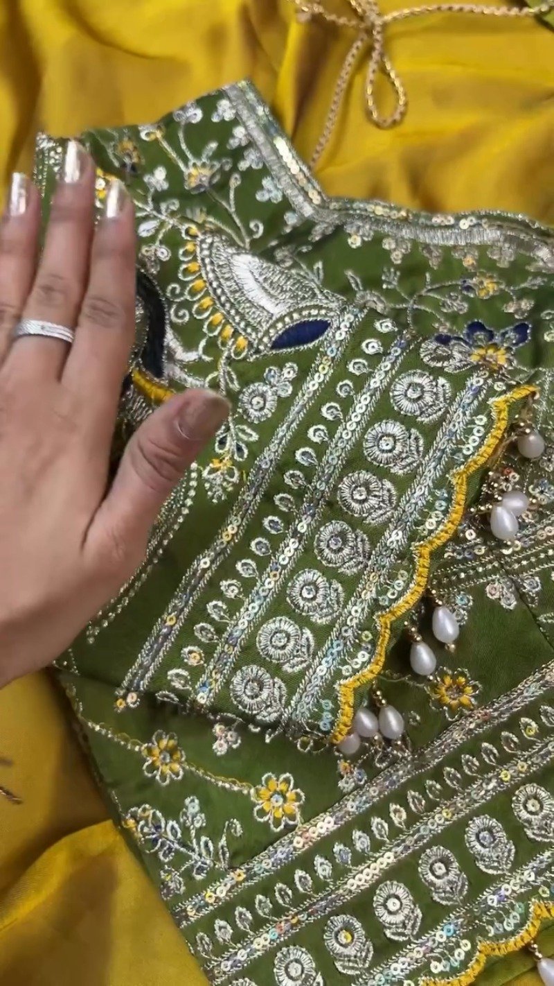 Olive Green Embroidered Silk Blouse with Mustard Yellow Saree โ A Masterpiece of Traditional Elegance - Image 3